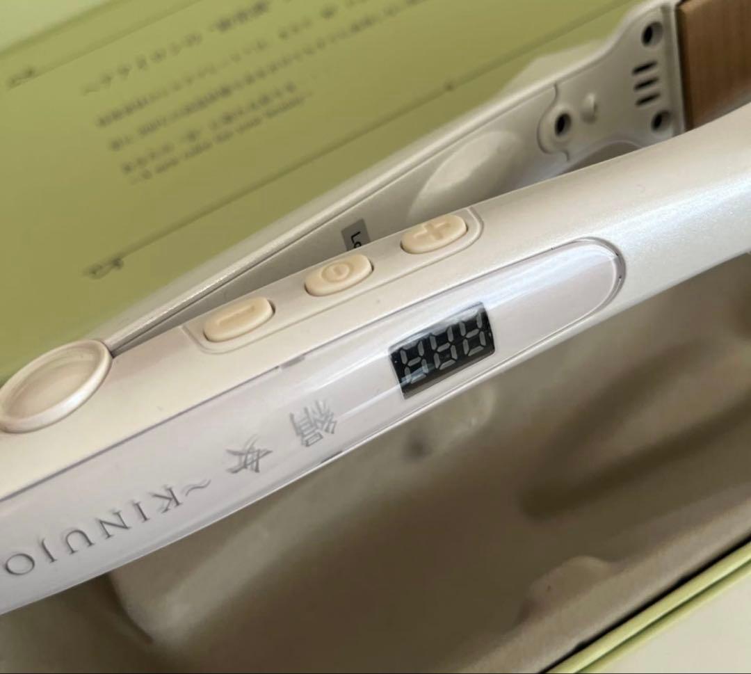 お値下げ❌KINUJO ストレートヘアアイロン LM-125 保証書説明書無し