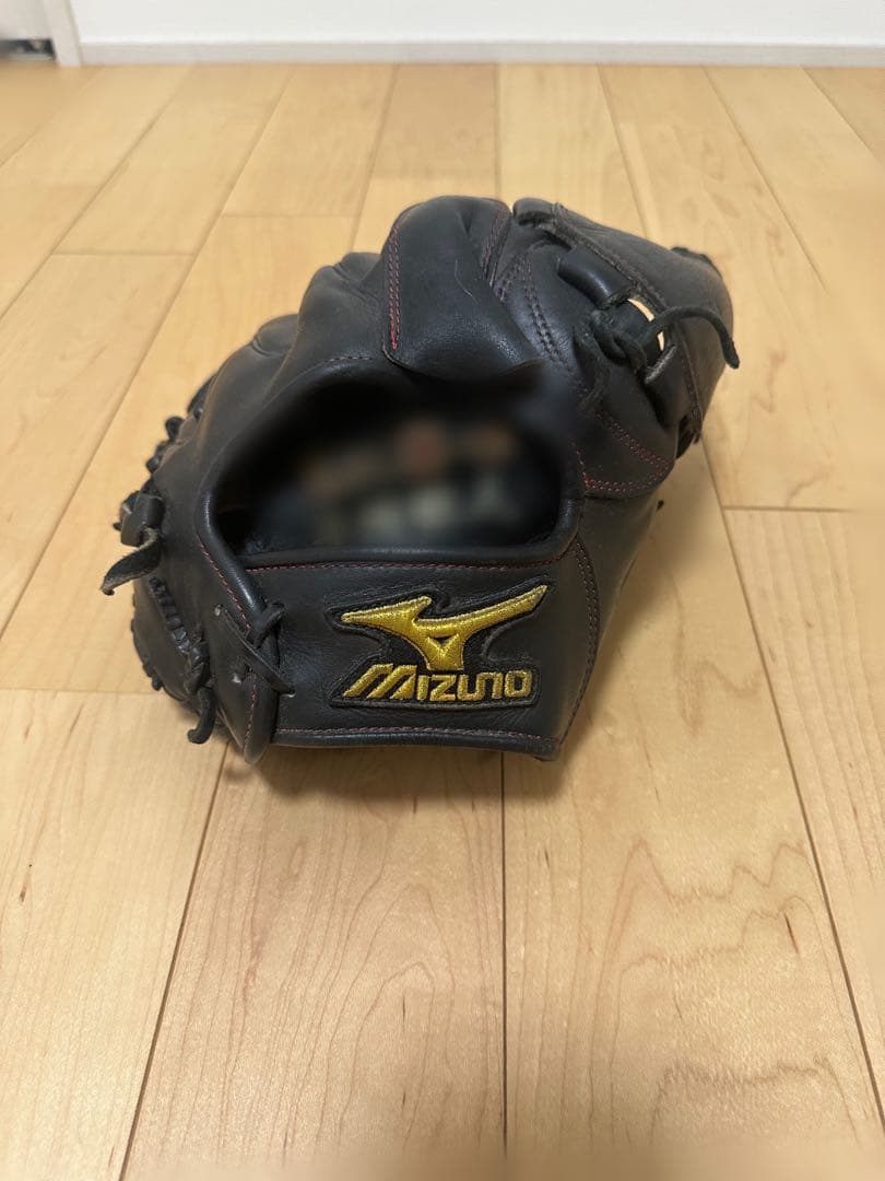 硬式投手用グローブ