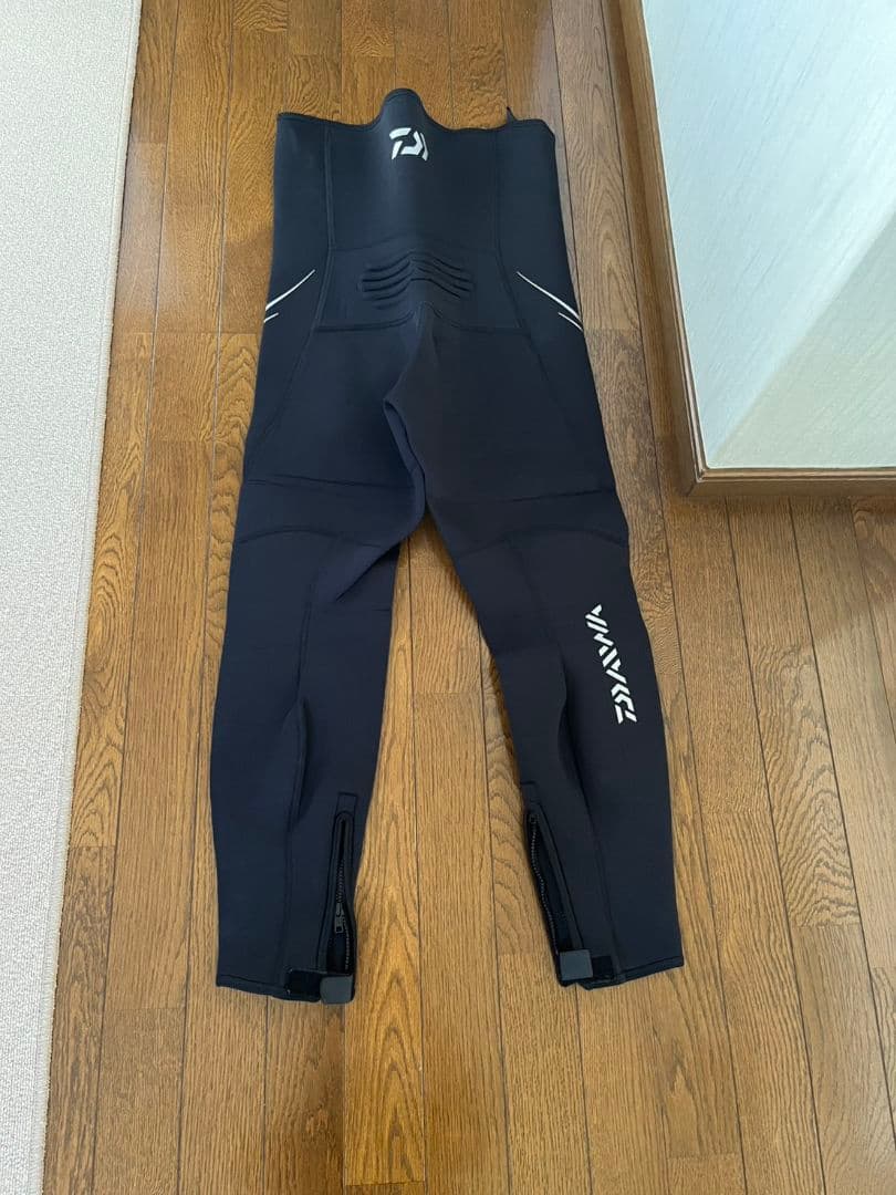 Daiwa DT-4001W25　ダイワ　鮎タイツ LB　ブラック