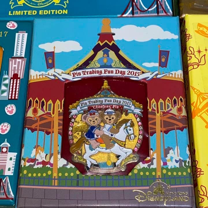 【レア】香港 ディズニー ランド　ピンバッジ セット ピントレ