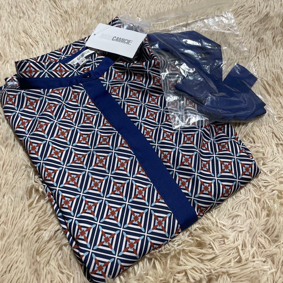 【NARACAMICIE】幾何柄サテンボウタイ付長袖ブラウス　I ネイビー