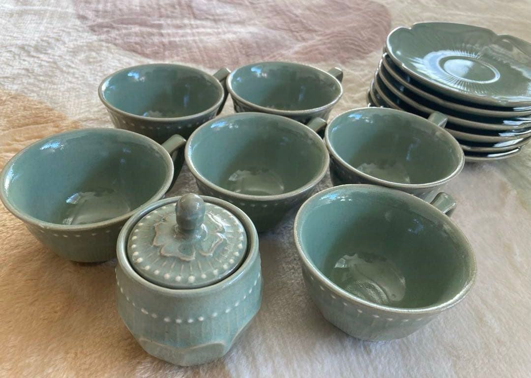 青磁茶器　ティーセット　陶磁器　骨董　アンティーク　梨花　韓国