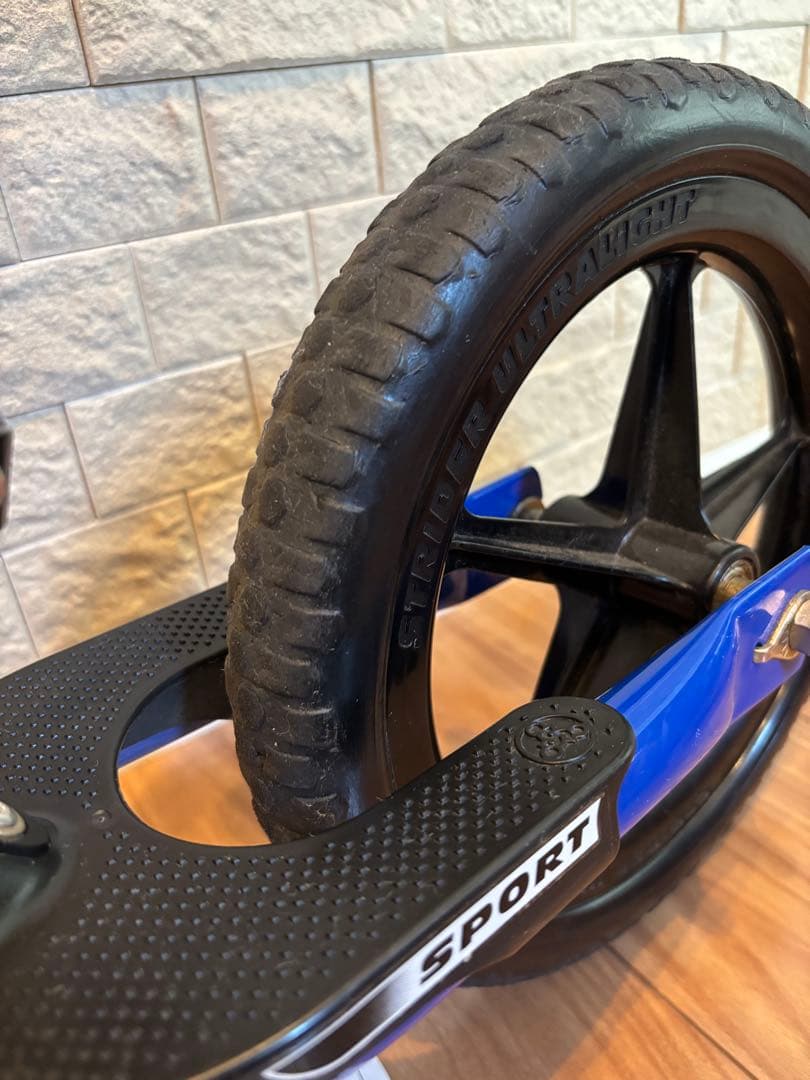 ストライダー STRIDER スポーツモデル 12インチ 青　スタンド付