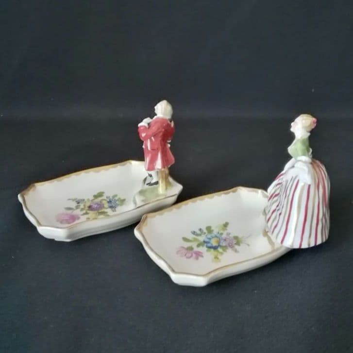 逸品　SPドレスデン①　カールティーメ工房　フィギュリン付き小皿二体　手描き