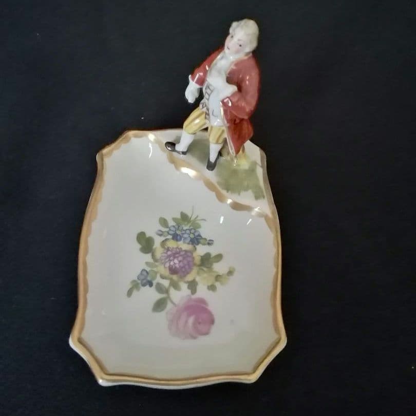 逸品　SPドレスデン①　カールティーメ工房　フィギュリン付き小皿二体　手描き