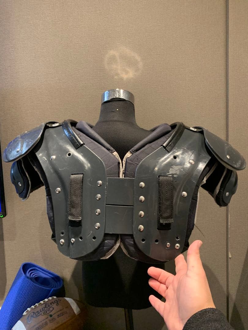 ダグラス　アメフト　ショルダー