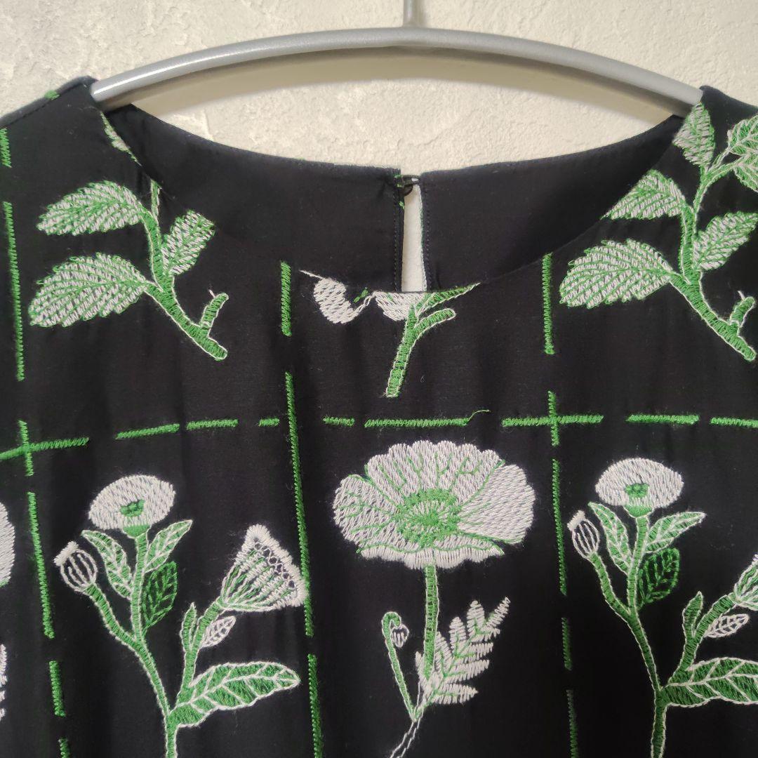 ビュルデサボン　花切手の刺繍フレアーワンピース