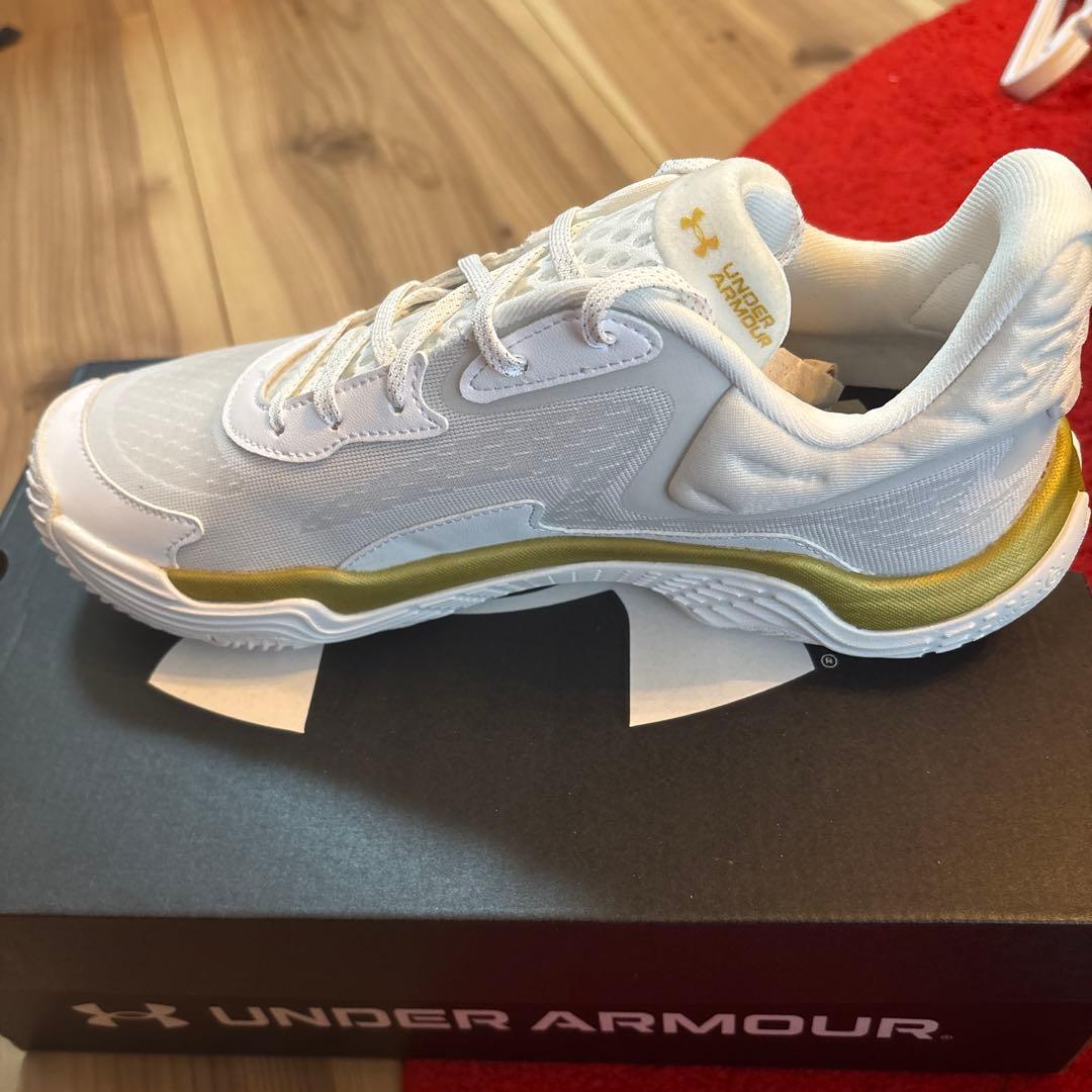 UNDER ARMOUR SPAWN7 ホワイト/ゴールド