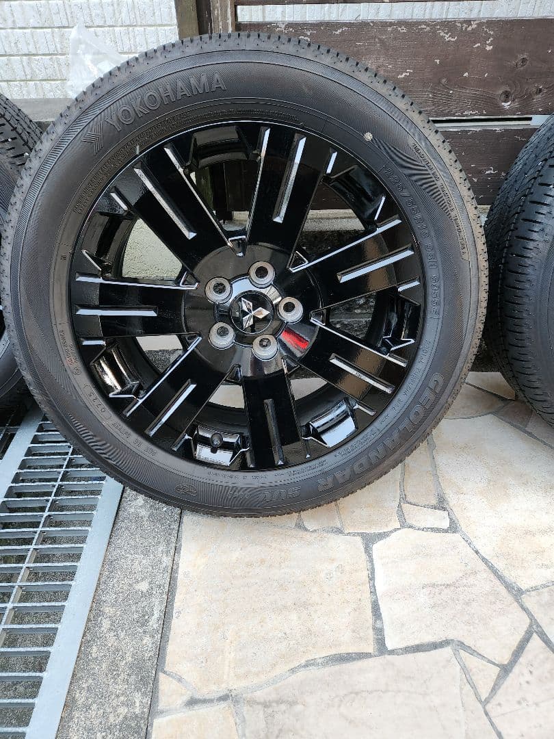 デリカD5 シャモニー　タイヤセット