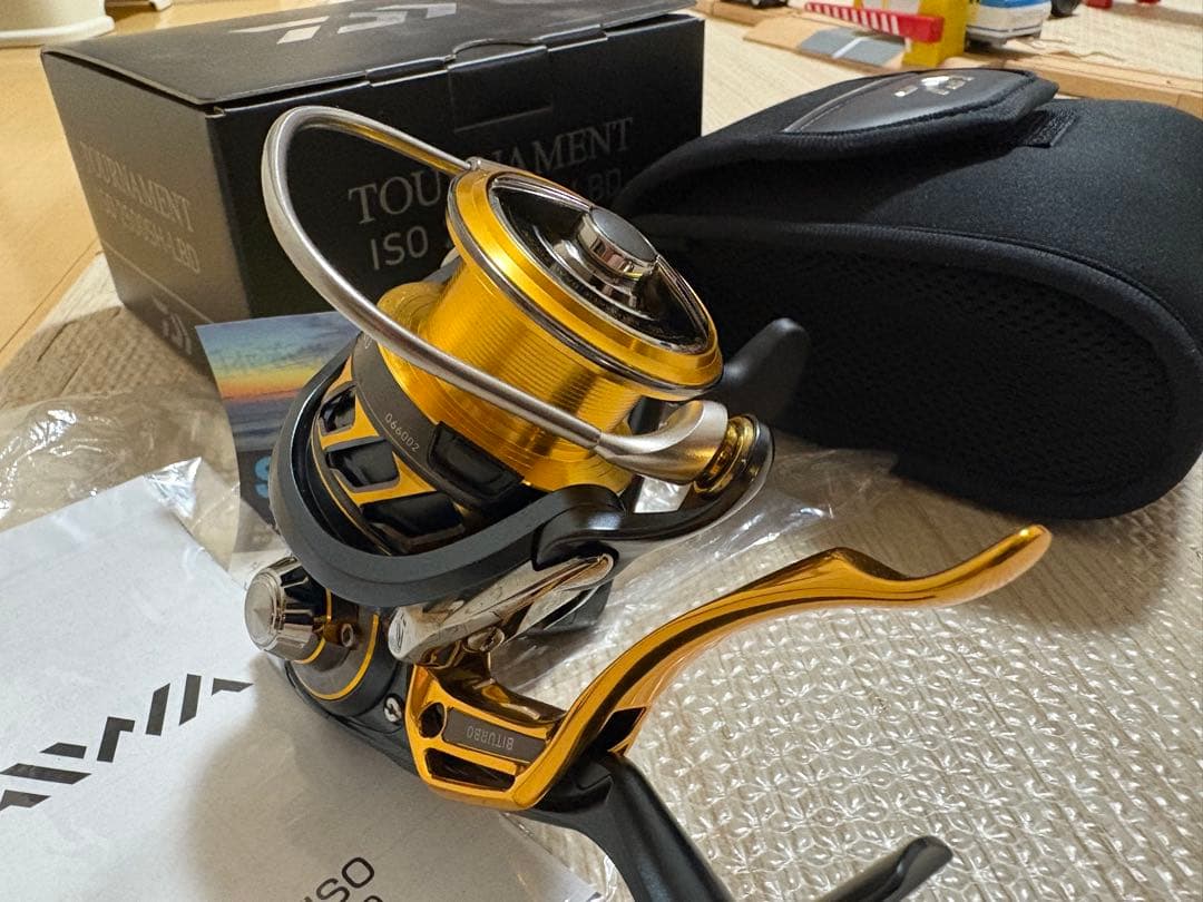 リール DAIWA 18 TOURNAMENT ISO 2500SH-LBD