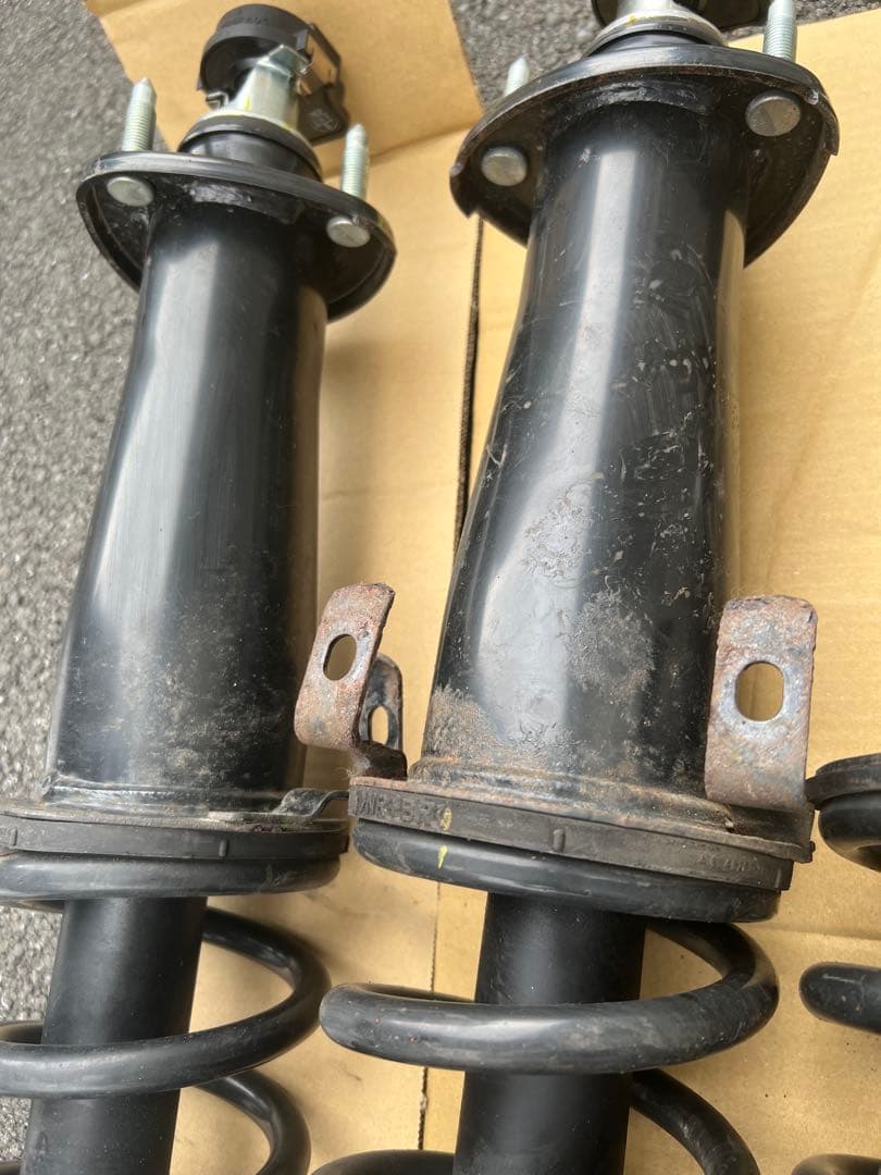 クラウンアスリート2.5アニバーサリーエディション　純正　サスペンションキット