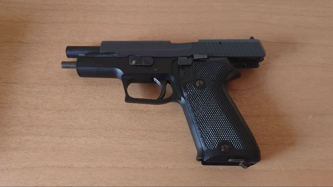 タナカワークス　SIG　P220 陸上自衛隊 9mm拳銃　ガスブローバック