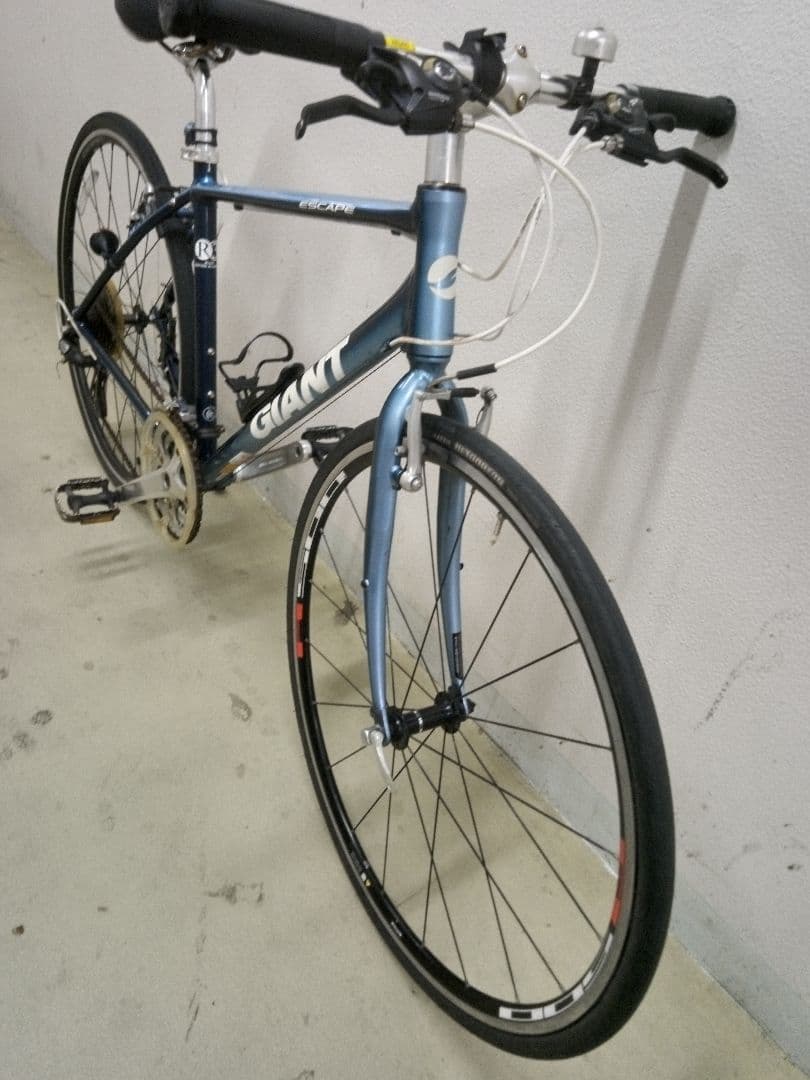 GIANT ESCAPE 24段変　700✕28C