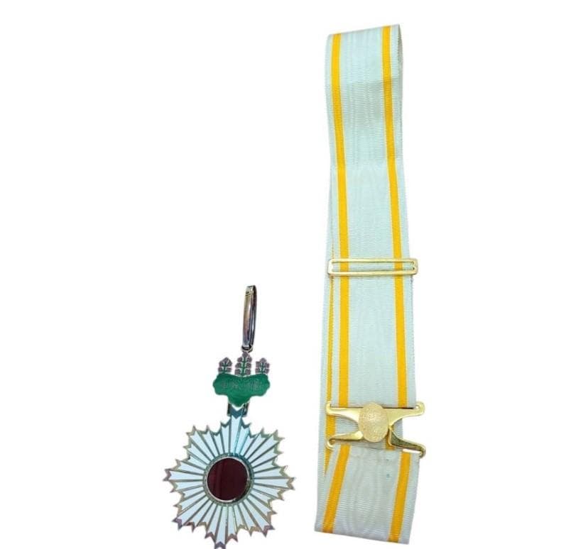 希少 極美 勲章 勲三等旭日中綬章 共箱