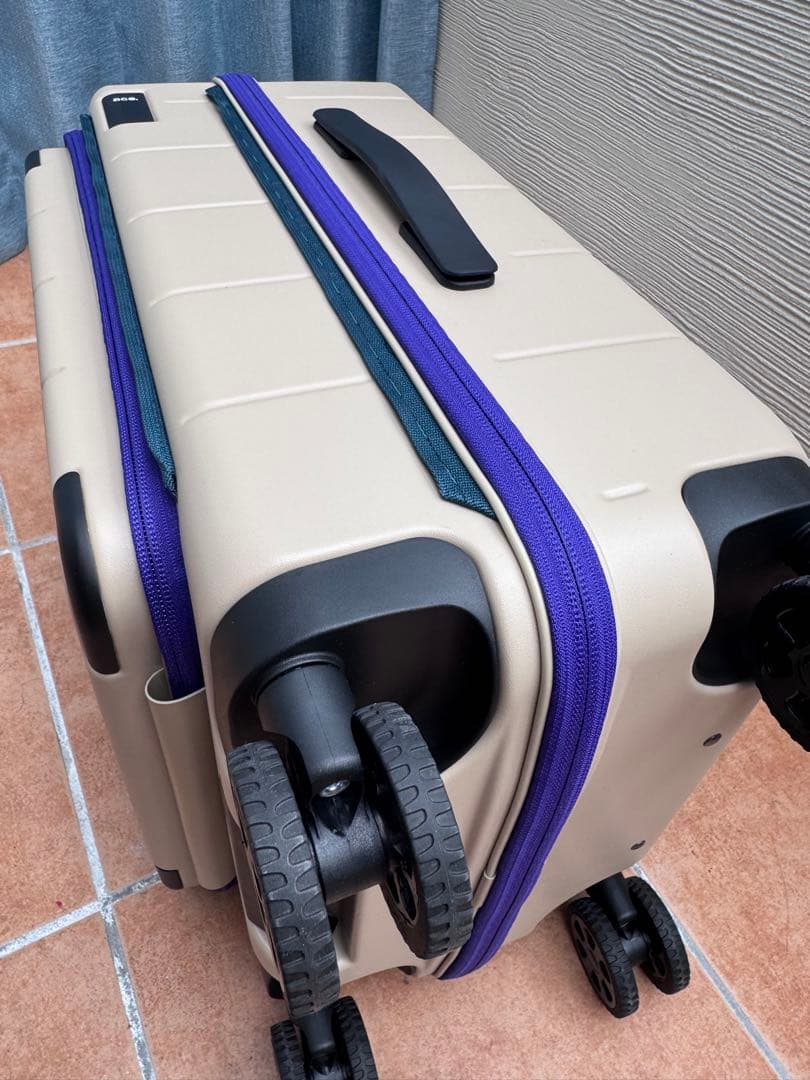 新品ace.TOKYO フロントオープン 軽量 32L テオフィールド機内