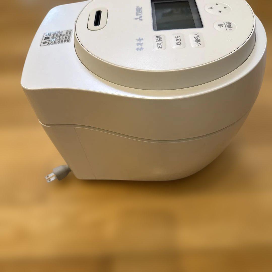 本炭釜 紬　NJ-BW10F-W　2024年製