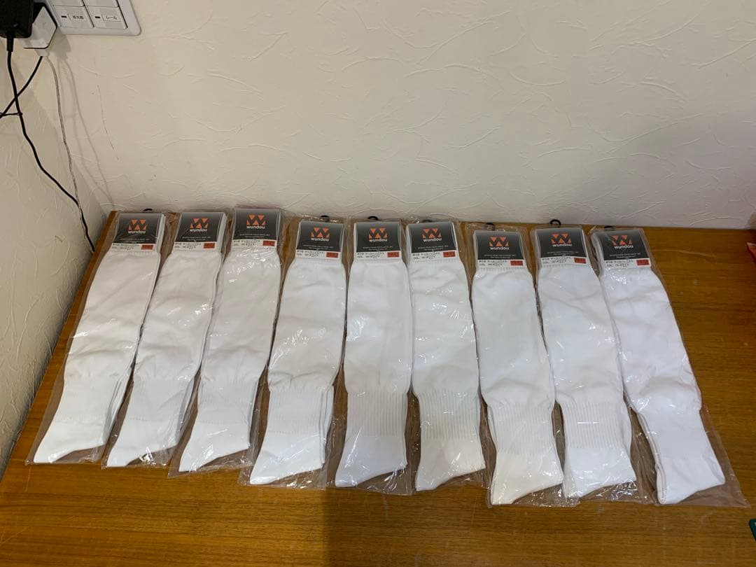 G0723-14★未使用wundouサッカー　ソックス　Tシャツ　パンツまとめて