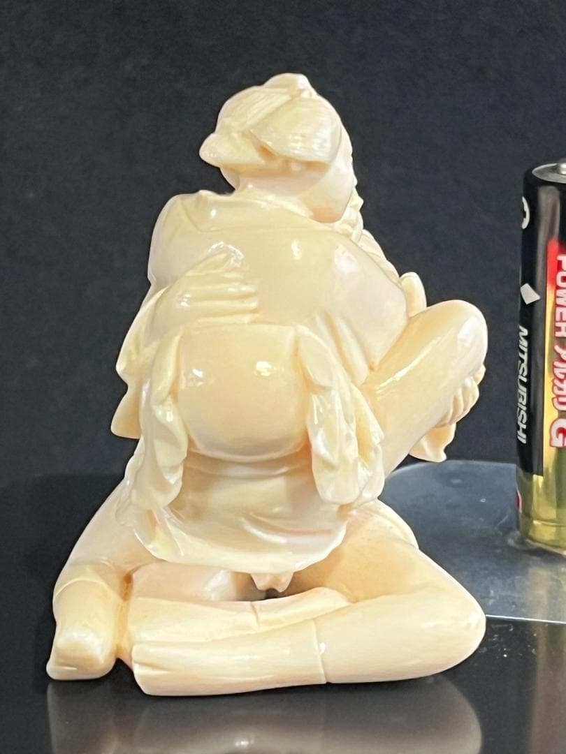 大型根付　浮世絵春画　無着色根付　天然素材牙彫　逸品希少品