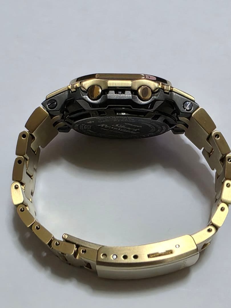 （た～さん専用）ほぼ新品G-SHOCK フルメタル　GMW-BZ5000GD