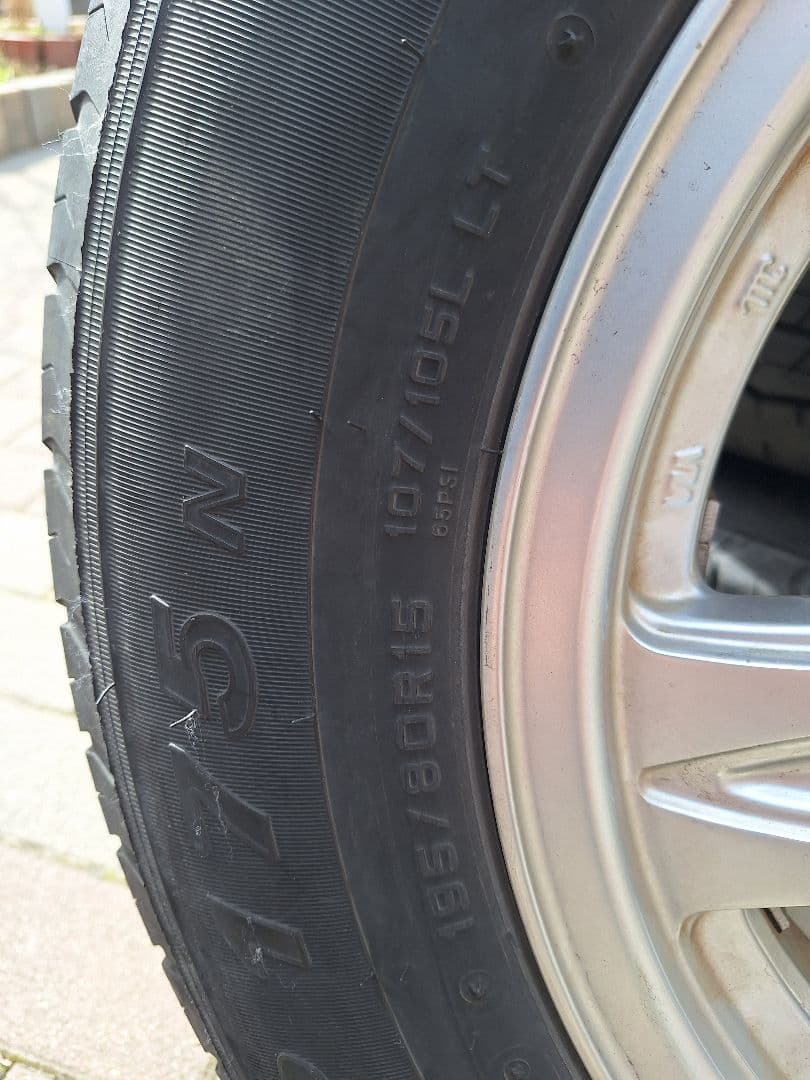 ハイエースタイヤアルミホイルセット mojirou.dx1026