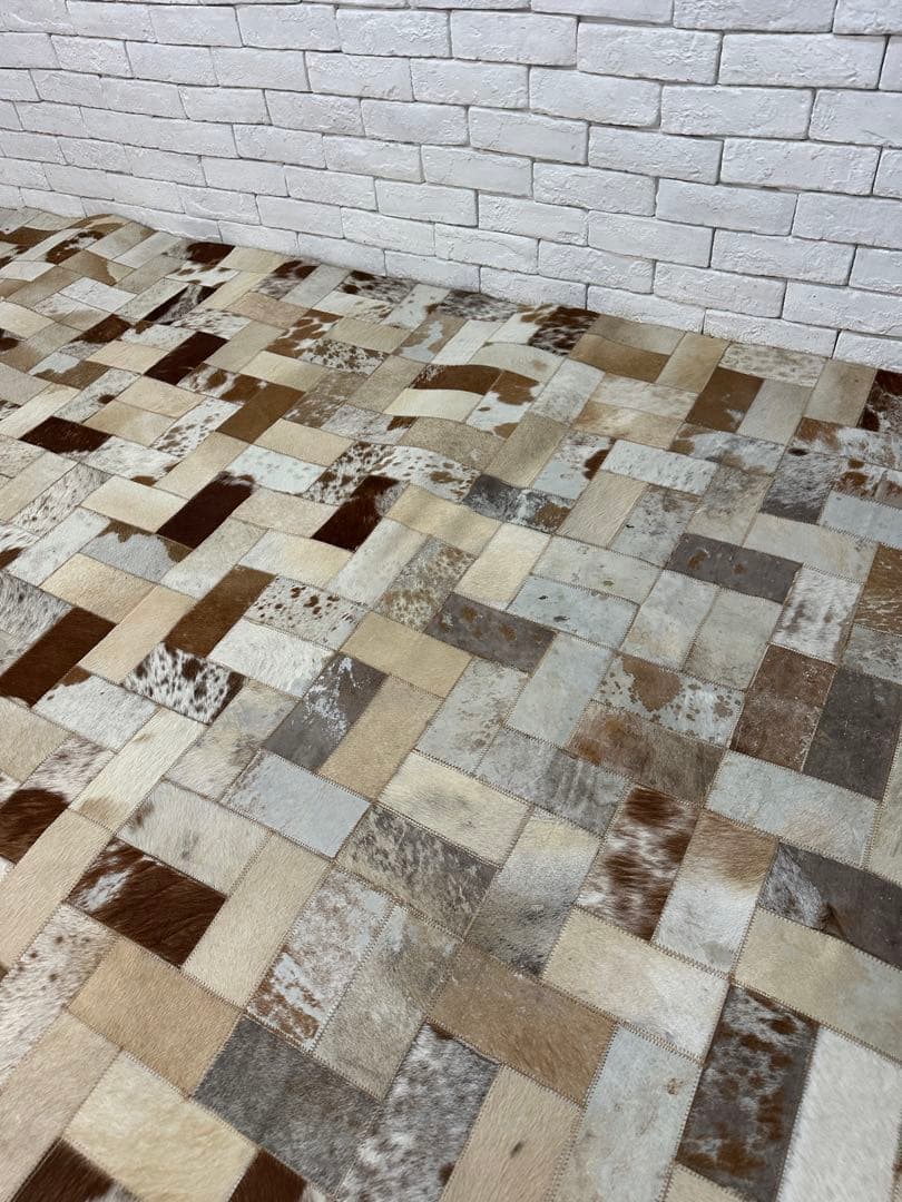 【東京都内23区配送無料】定価8万円　牛革　ラグ　カーペット　パッチワーク　絨毯