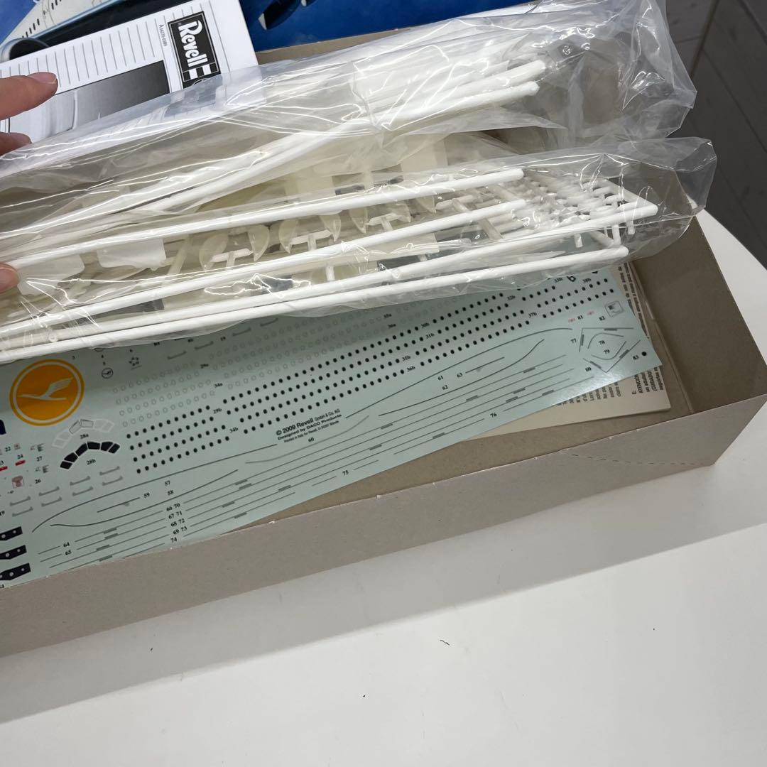 Revell プラモデル Airbus A380-800 Lufthansa