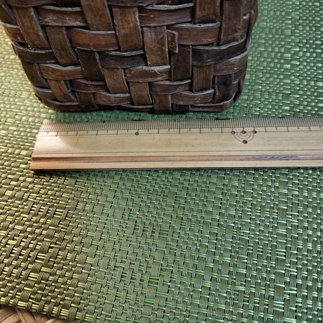 胡桃の皮網代編みかごバッグサイズ:約よこ22✕高さ20✕幅10