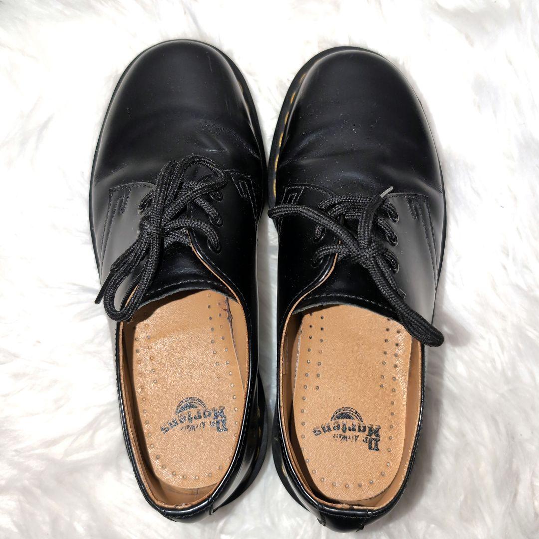 Dr. Martens 3ホール UK4