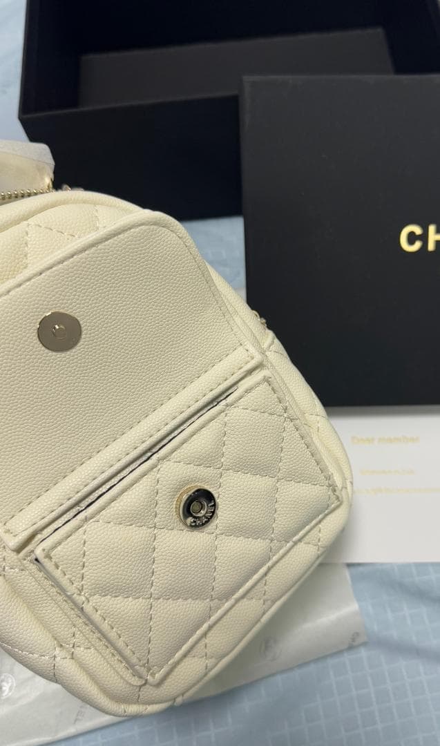 【新品未使用】非売品VIP ホワイト キルティング ショルダーバッグet