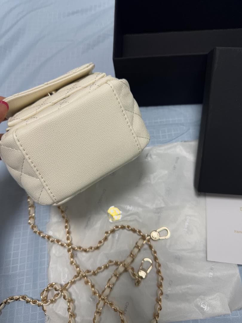 【新品未使用】非売品VIP ホワイト キルティング ショルダーバッグet