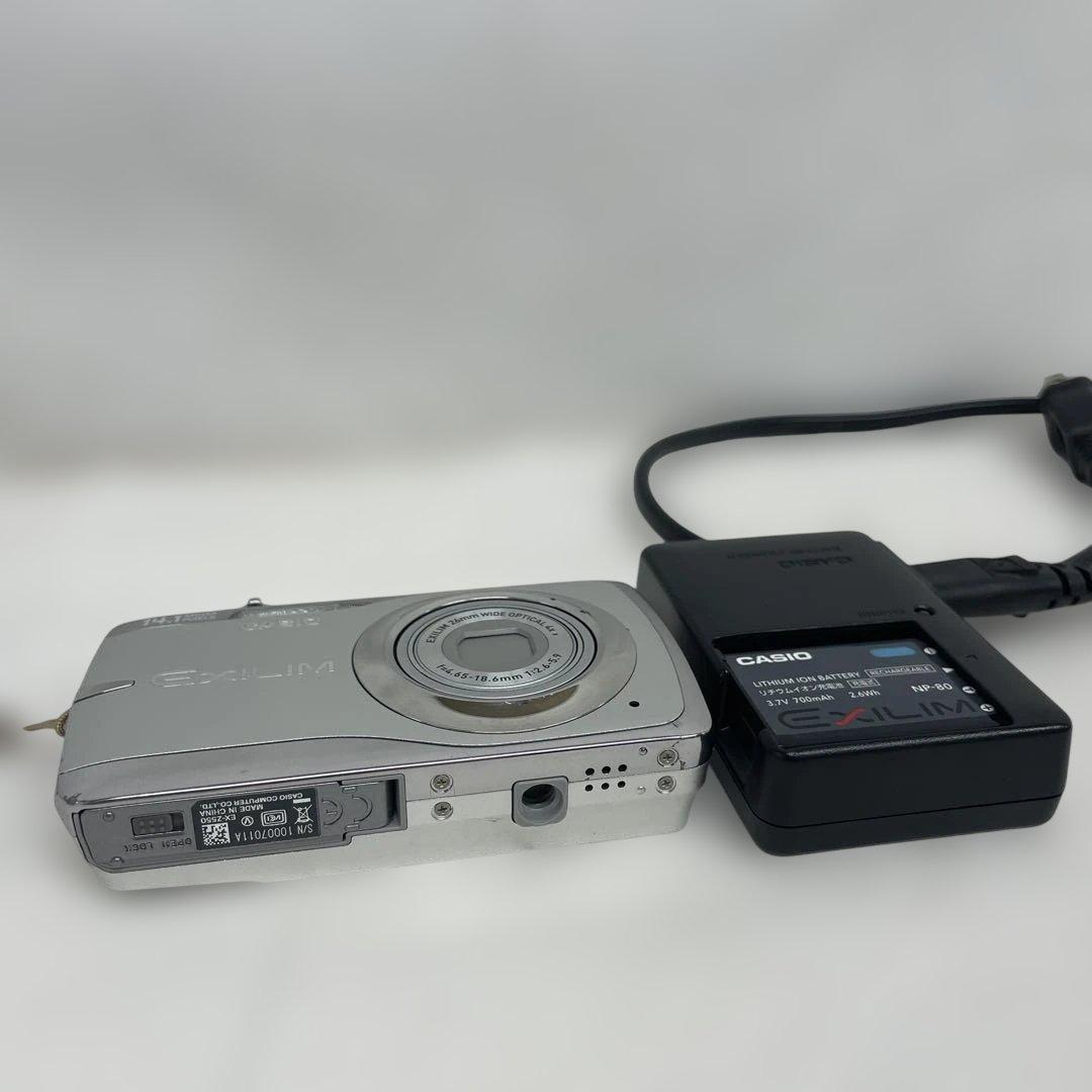 キャノン　EXILIM EX-Z550 デジカメ　本体　バッテリー　充電器