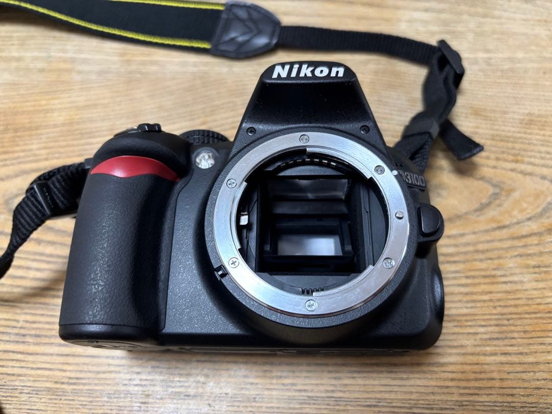 ★ Nikon D3100 デジタル一眼レフ レンズ3個セット ★ 付属品有り
