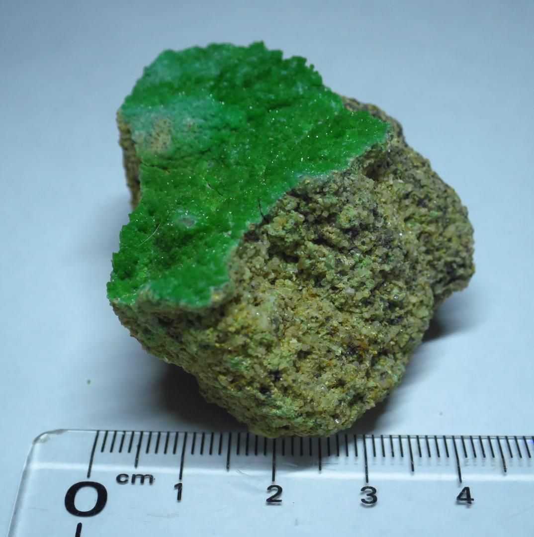 緑鉛鉱 　パイロモルファイト ドイツ産　母岩付き　 鉱物標本