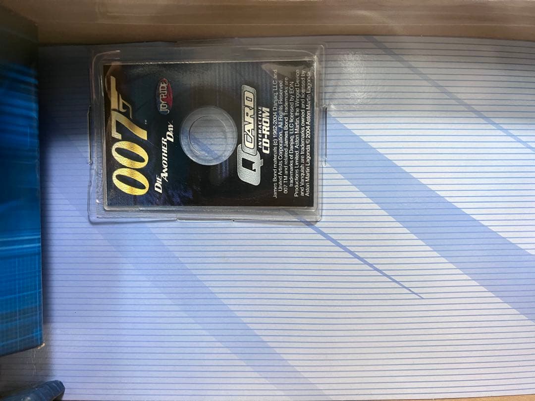 007 Aston Martin V12 Vanquish ジェームズボンド