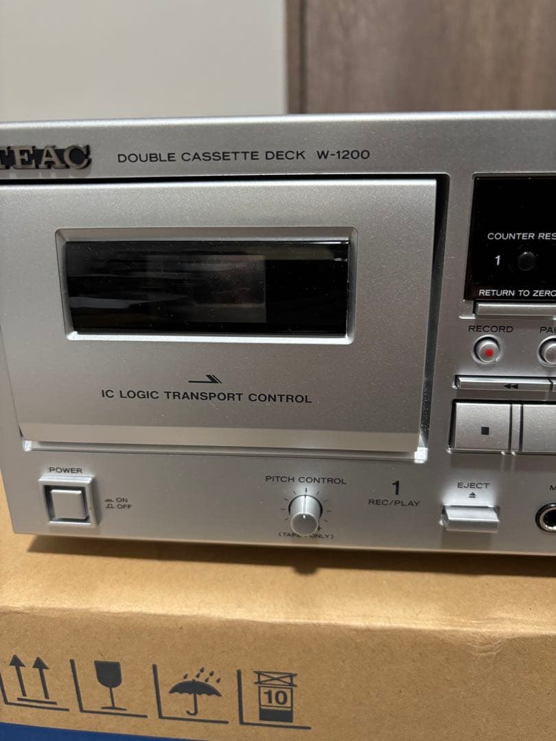 美品　TEAC W-1200 ダブルカセットデッキ