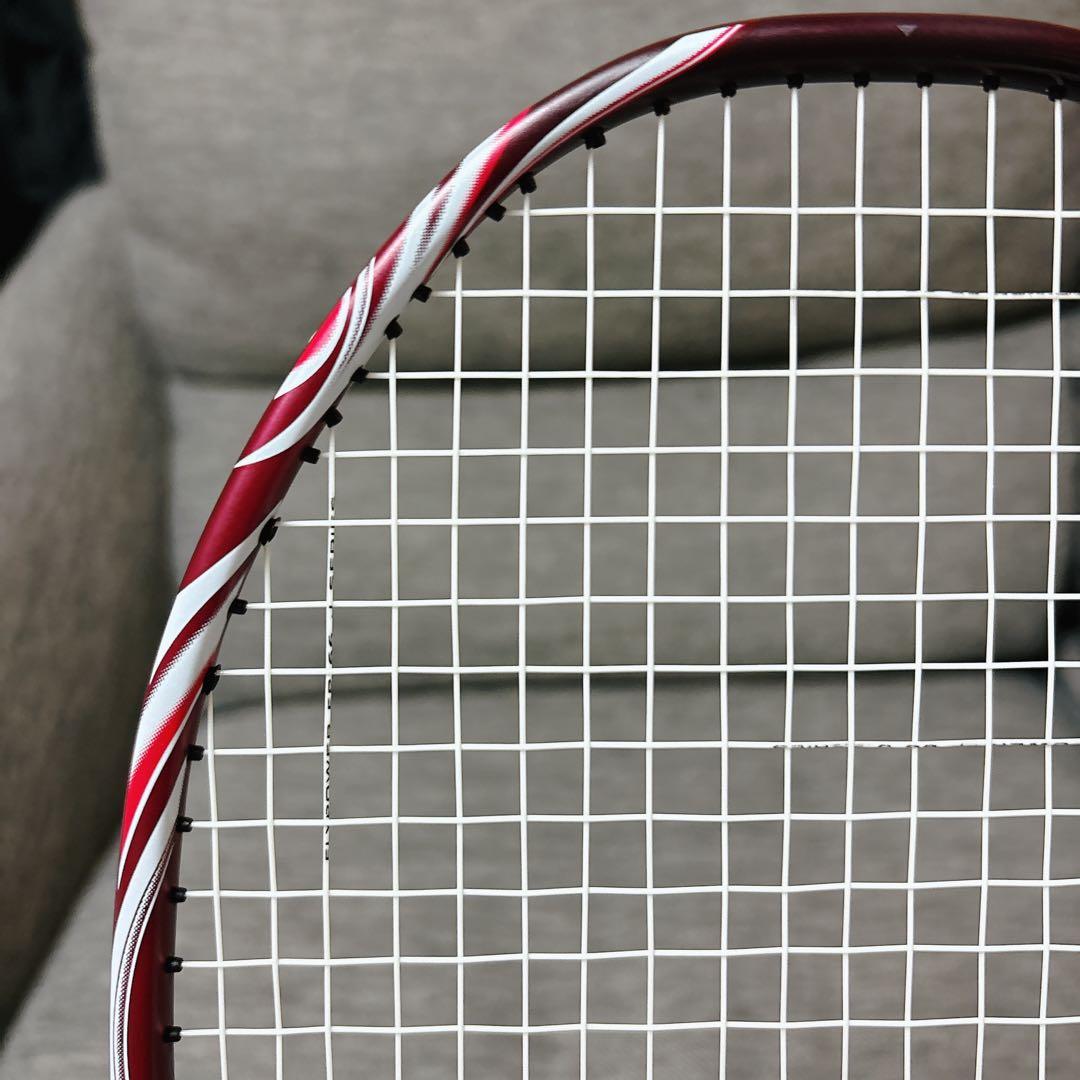 バドミントン　ラケット　 アストロクス 100ZZ クレナイ　4UG5 希少品