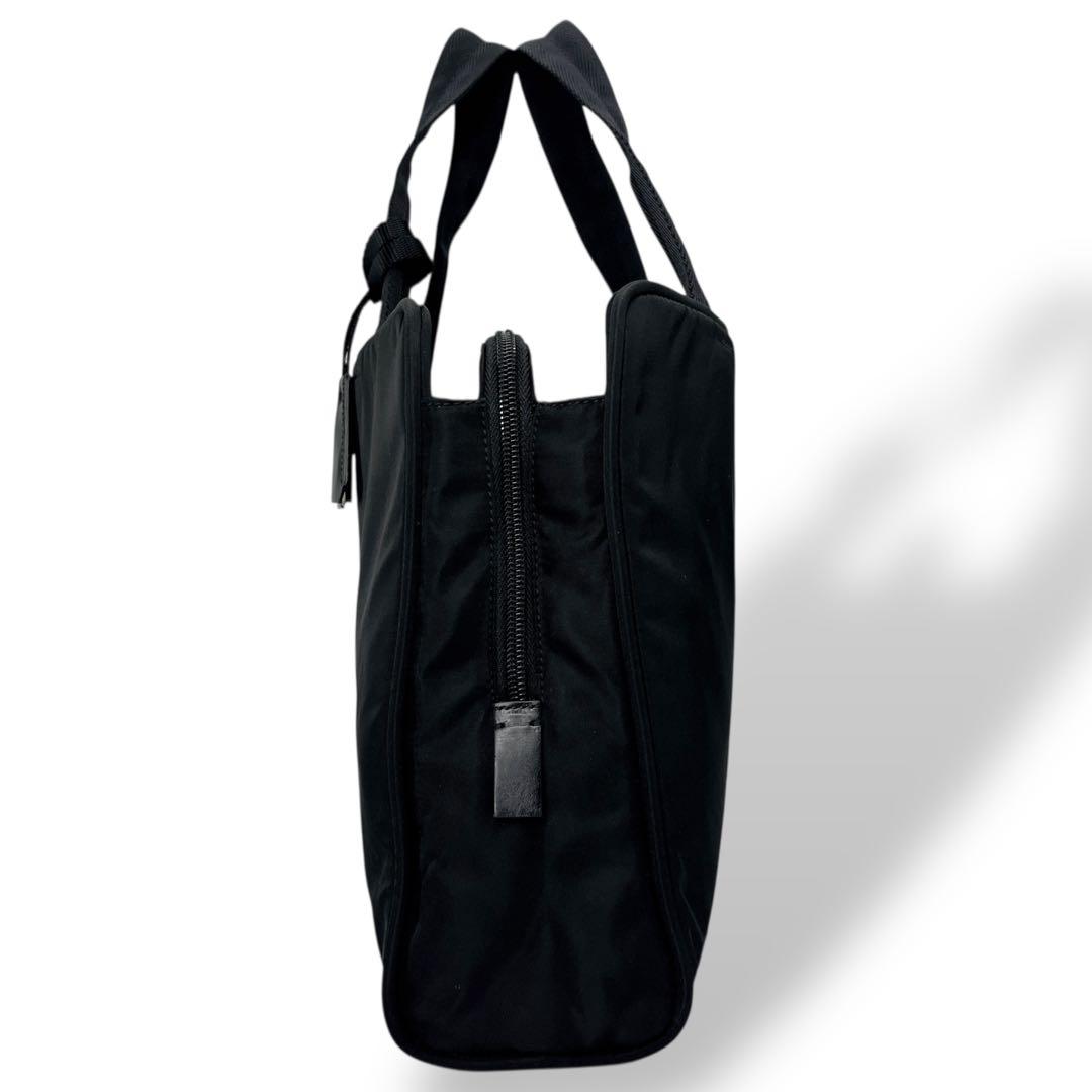 プラダ　三角ロゴ　ビジネスバッグ　ハンドバッグ　A4収納可　テスートナイロン　黒