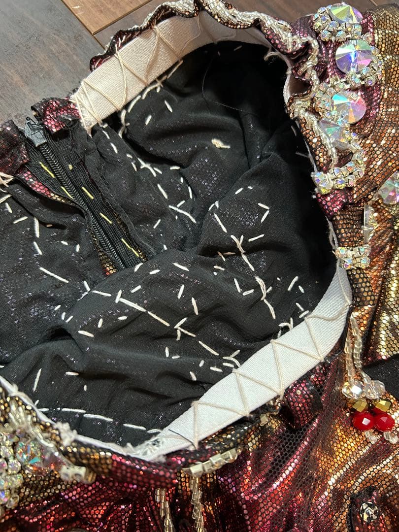 ☆週末値下げ中☆ ベリーダンス　衣装　エジプト製　ゴールド　赤