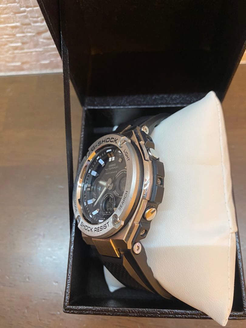 【美品】G-SHOCK GST-W310 電波ソーラータフソーラー