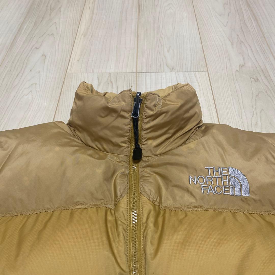 【希少カラー、ベージュ】ノースフェイス ヌプシダウン センターロゴND00360