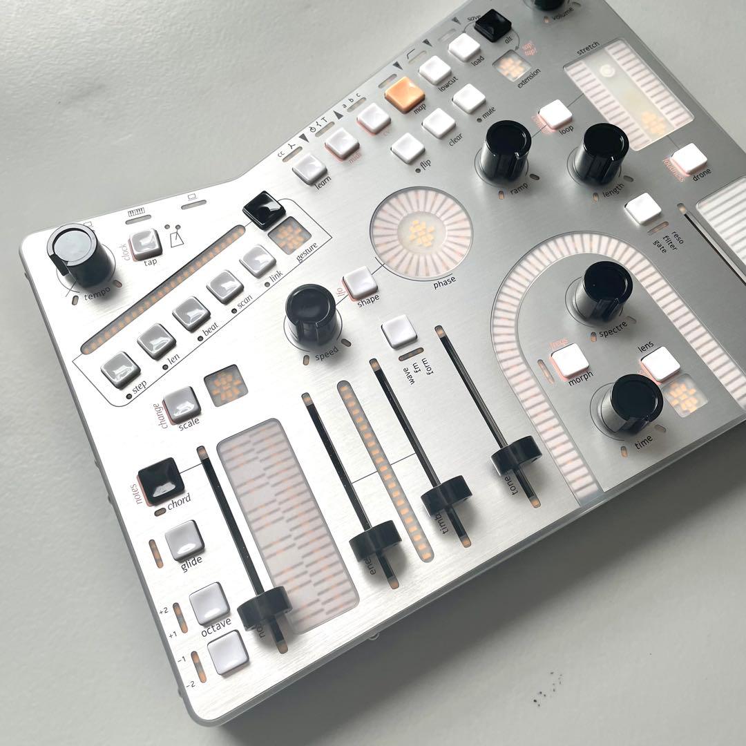 Whimsical Raps Atrium アナログシンセサイザー