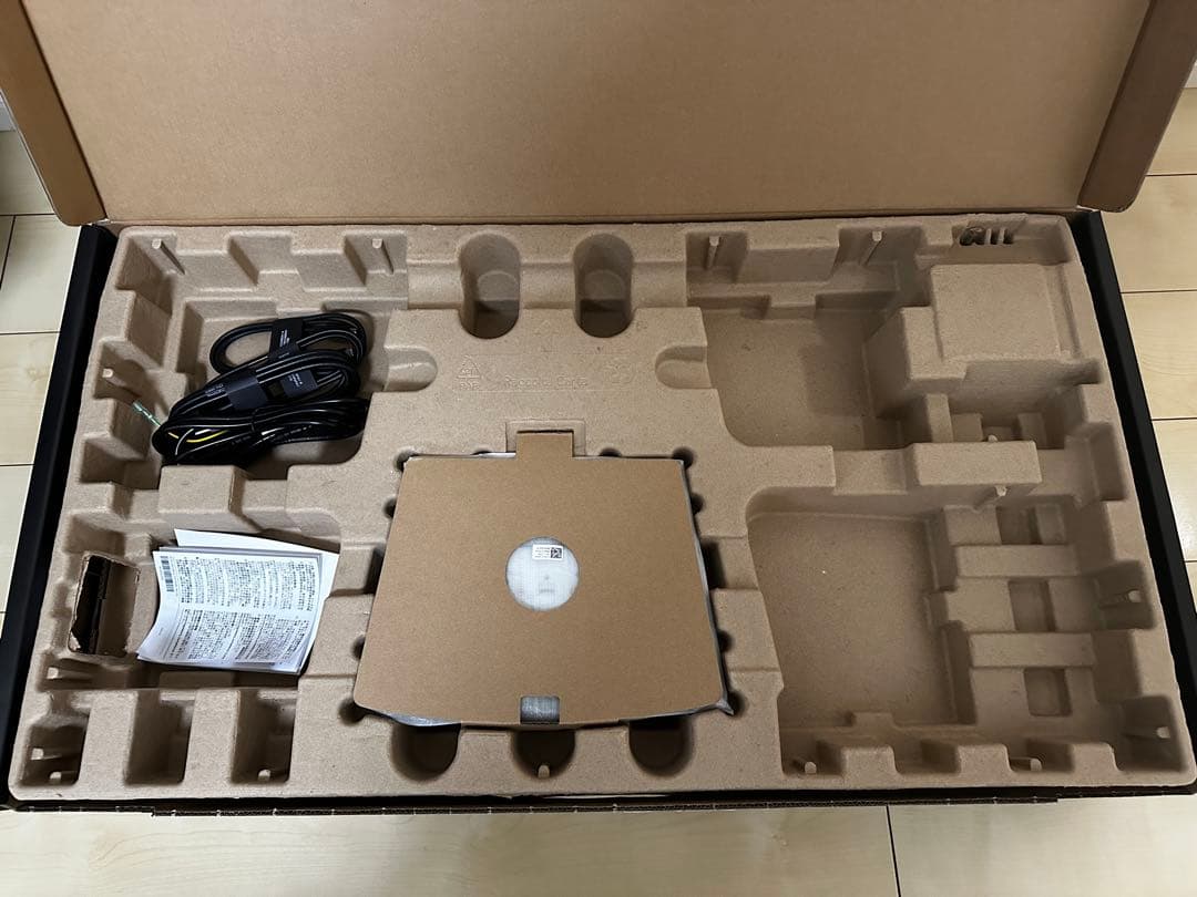 Dell 4K 31.5インチ モニター U3225QE