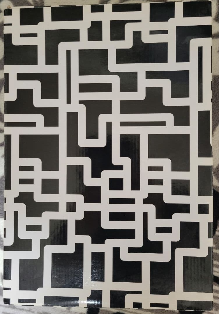 布袋寅泰リアルアクションフィギュア&ギターフィギュア4セット希望者には、おまけ付