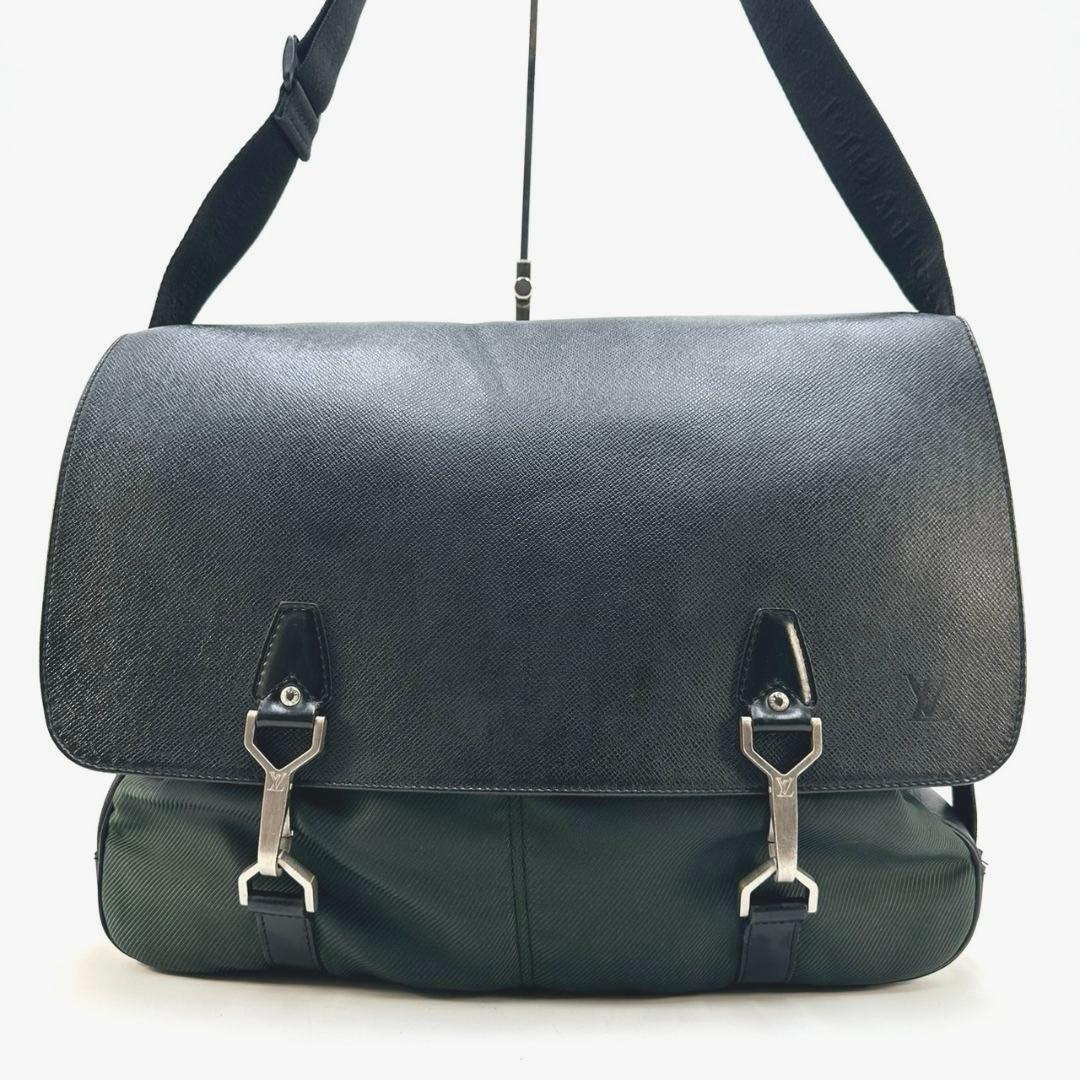 LOUIS VUITTON ルイヴィトン デルスー タイガ メッセンジャーバッグ