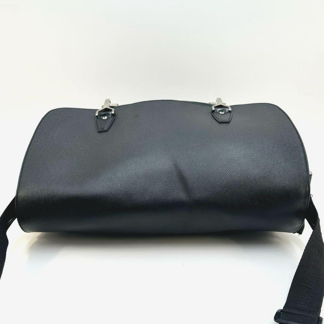 LOUIS VUITTON ルイヴィトン デルスー タイガ メッセンジャーバッグ