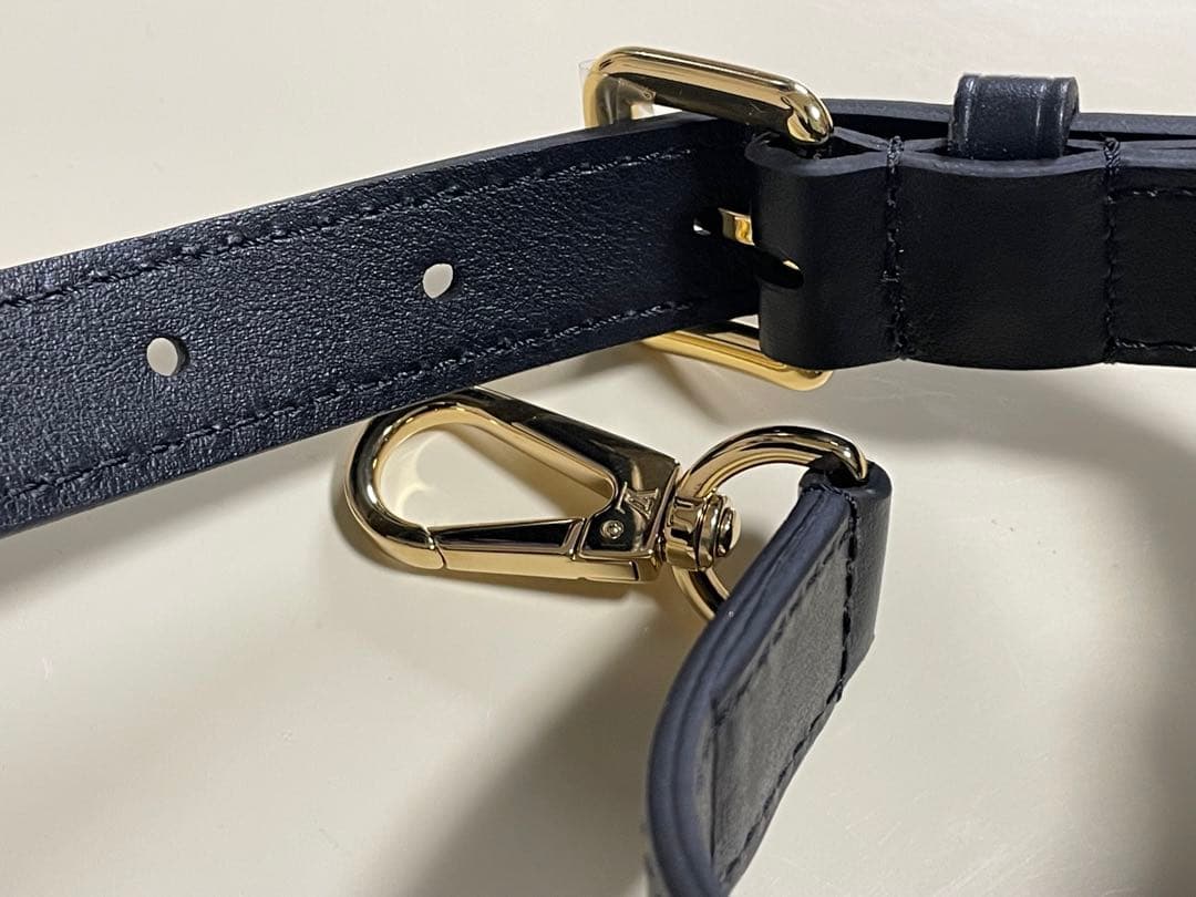 L*a様 ヴィトン VUITTON レザーショルダーストラップ 黒 未使用