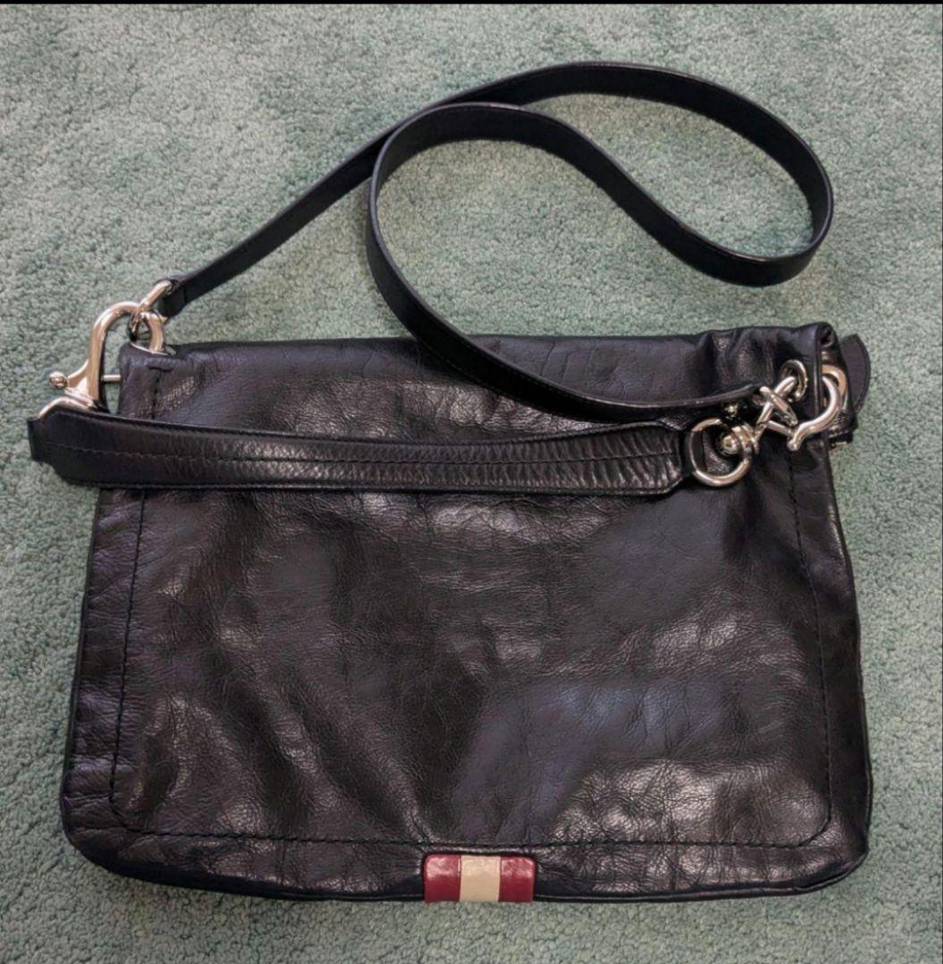 BALLY ブラックレザー ショルダーバッグ メンズ
