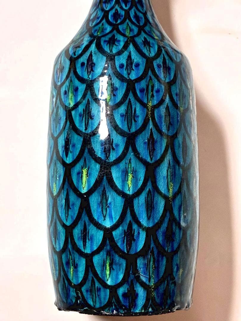 ターコイズグリーンに黒や色とりどりの細首ボトル❁幾何学的 うろこ模様・少し漏れ有