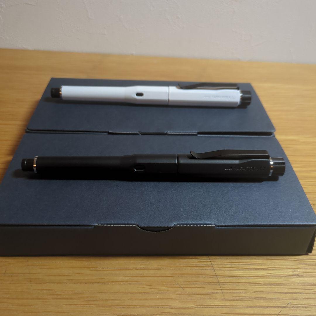 クルトガダイブ　マットブラックかホワイト