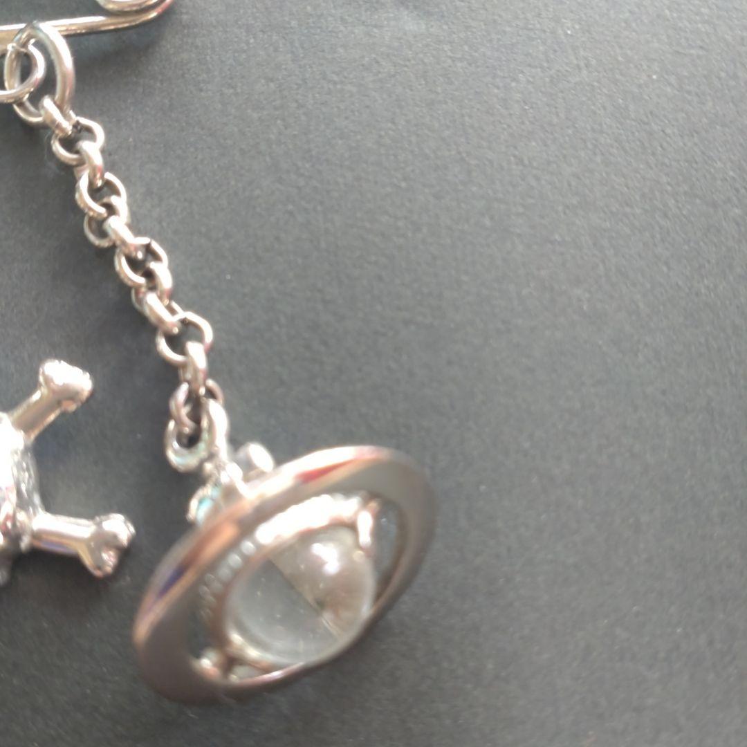 咲村宇音 ヴィヴィアン ウエストウッド シルバーブローチ